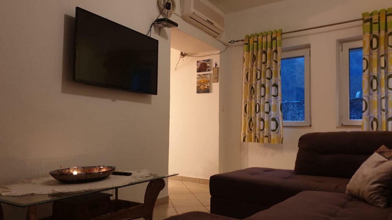 Apartman Biserka Pitve Exterior foto